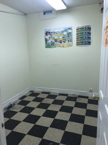 More Photos Of 647 Bryant Ave, Bronx Office Residential For Lease