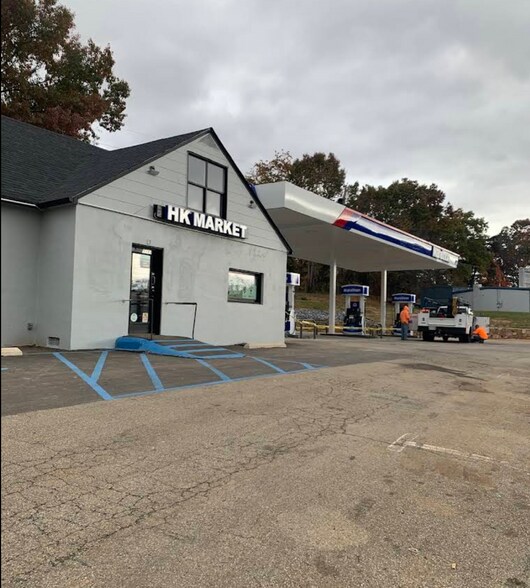 More Photos Of 5383 W Main St, Salem Convenience Store For Sale