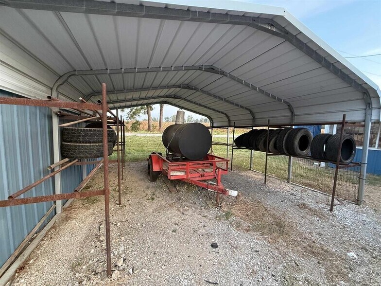 More Photos Of 114 Glenville Loop, Calhoun General Retail For Sale