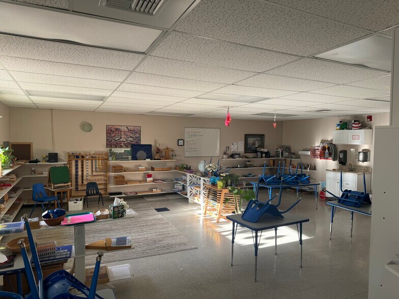 More Photos Of 14340 NE 21st St, Bellevue Daycare Center For Lease