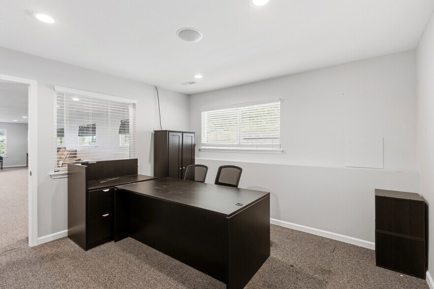 More Photos Of 3601 Commerce Dr, Arnold Office For Sale
