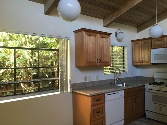 More Photos Of 2497 S Barrington Ave, Los Angeles Apartments For Sale