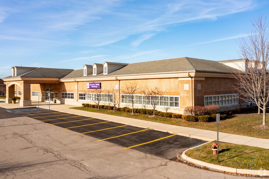 More Photos Of 1886 W Auburn Rd, Rochester Hills Unknown For Lease