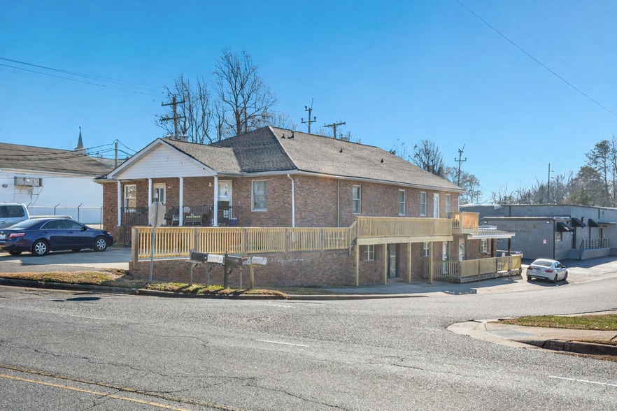 Primary Photo Of 300 E Gold St, Kings Mountain Office For Lease