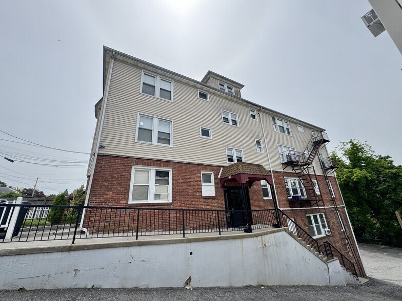 More Photos Of 59 Ferris Pl, Ossining Apartments For Sale