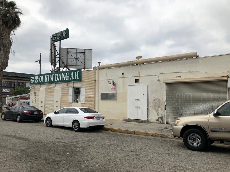 More Photos Of 3031 W Olympic Blvd, Los Angeles Freestanding For Lease