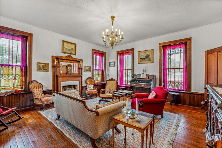 More Photos Of 703 Spring St, Granbury Lodge Meeting Hall For Sale