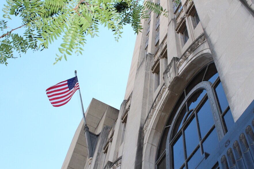 More Photos Of 120 W 2nd St, Dayton Office For Lease