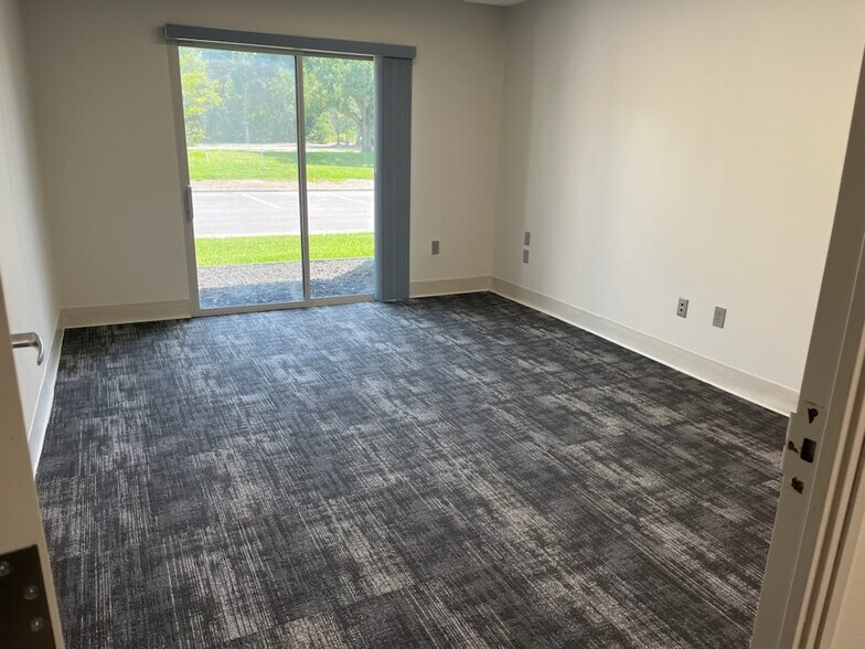 More Photos Of 4110 Southpoint Blvd, Jacksonville Coworking Space