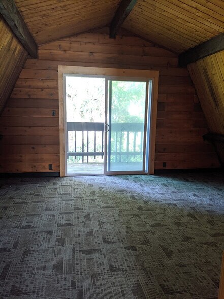 More Photos Of 1580-1590 Robinhood Dr, Etters Freestanding For Lease
