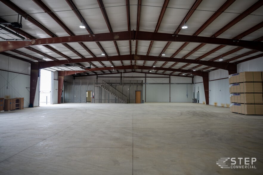 More Photos Of 1422 Cimarron Ct, Greeley Warehouse For Lease