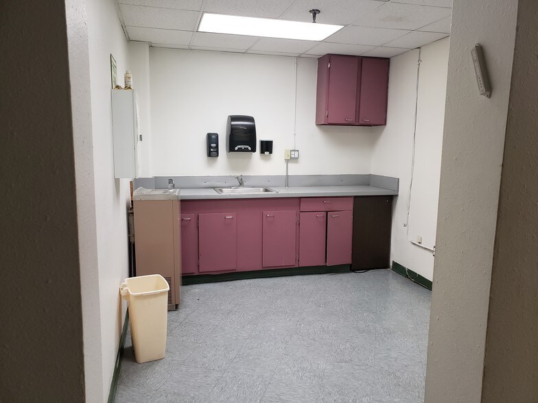 More Photos Of 4500 District Blvd, Vernon Manufacturing For Lease