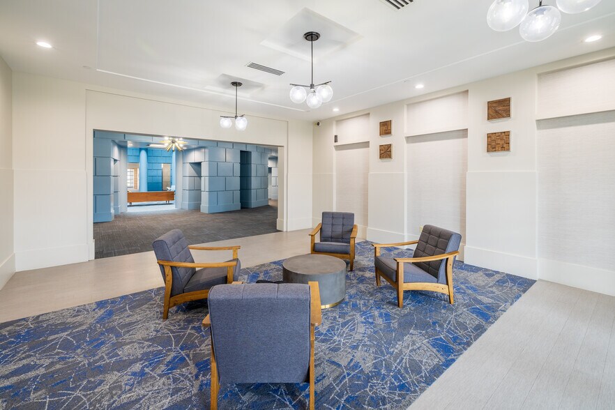 More Photos Of 10330 N Meridian St, Carmel Medical For Lease