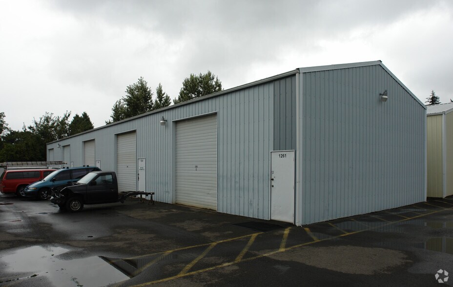 More Photos Of 1251-1259 Candlewood Ave NE, Salem Unknown For Lease