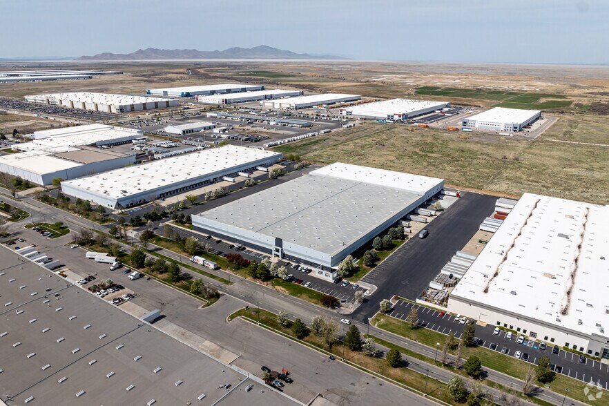 More Photos Of 5300 Harold Gatty Dr, Salt Lake City Distribution For Lease