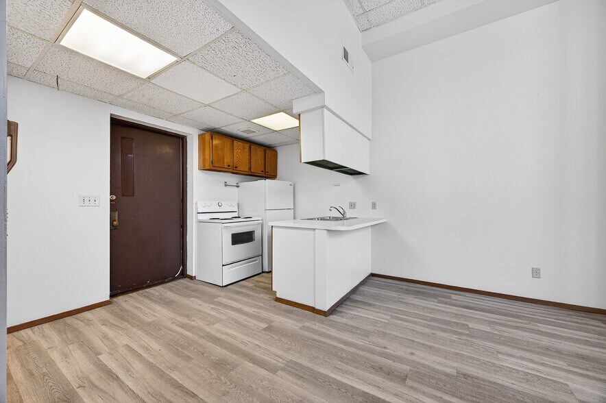 More Photos Of 500 W State St, Jacksonville Apartments For Sale