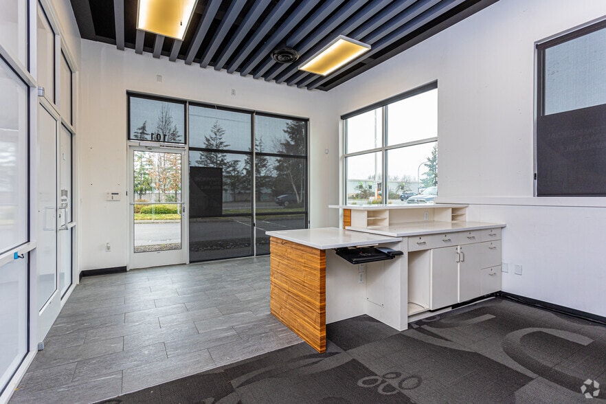 More Photos Of 11105 Steele St S, Tacoma Flex For Lease