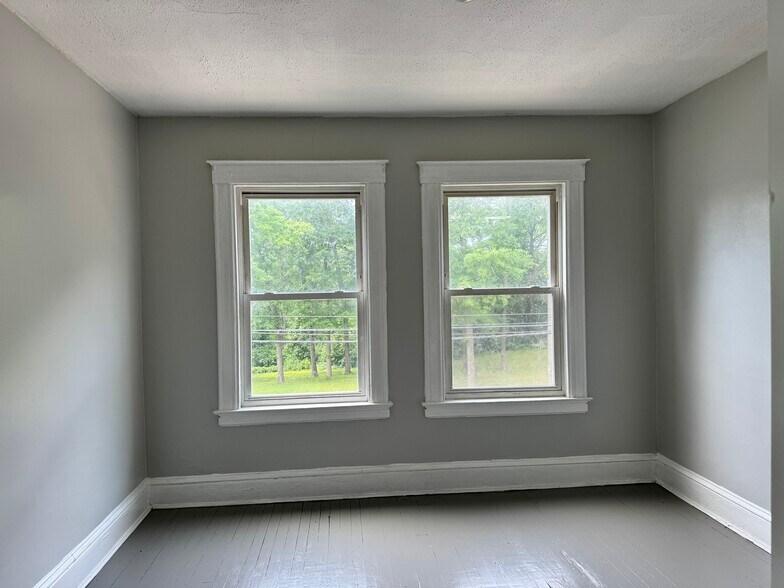 More Photos Of 14 Hillside Ave, Hartford Storefront Retail Residential For Sale