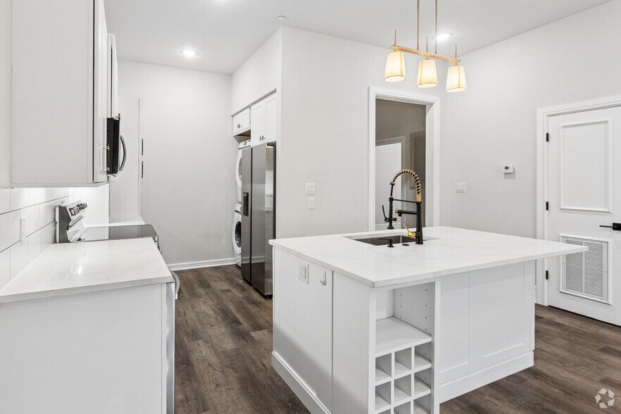 More Photos Of 2215 H G Mosley Pky, Longview Apartments For Sale