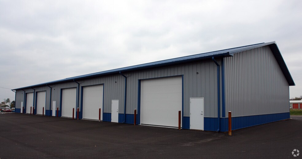 More Photos Of 181 Wolf St, Yorkville Warehouse For Sale