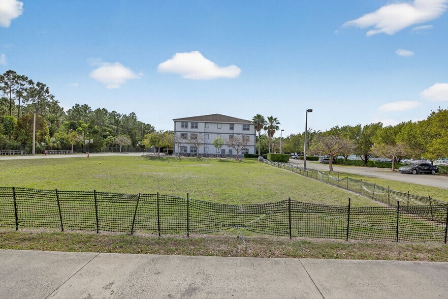More Photos Of 713 W Palm Dr, Florida City Schools For Sale