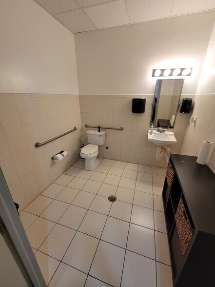 More Photos Of 5599 S University Dr, Davie Loft Creative Space For Sale