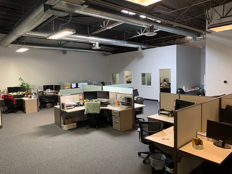 More Photos Of 8430 Juniper Creek Ln, San Diego Manufacturing For Sale