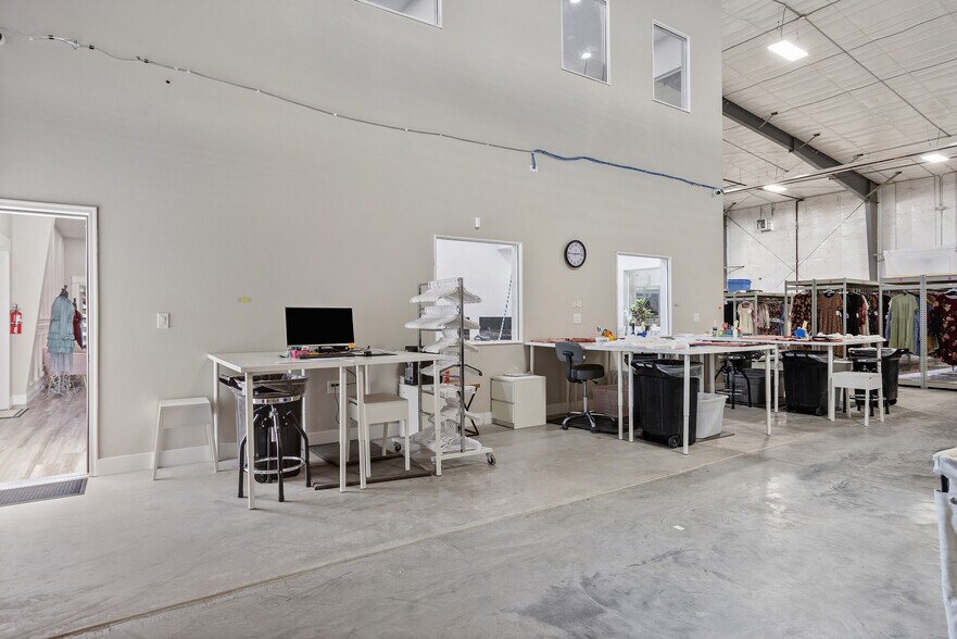 More Photos Of 2536 Old Happy Jack Rd, Cheyenne Flex For Sale