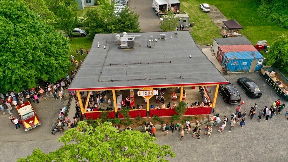 More Photos Of 261 Tinker St, Woodstock Restaurant For Sale