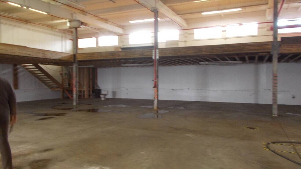 More Photos Of 5020 S Colorado Ave, Seattle Warehouse For Sale