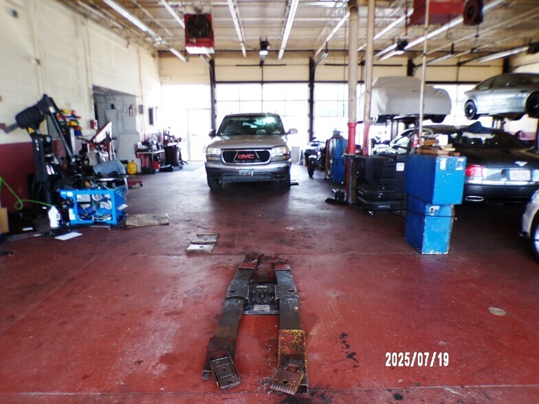 More Photos Of 140 Garner Rd, Spartanburg Auto Repair For Lease