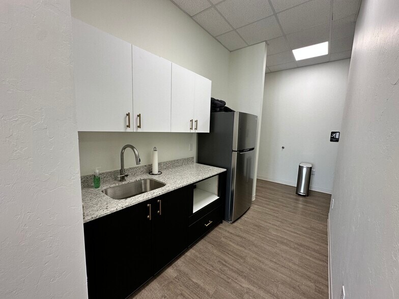 More Photos Of 901 E Main St, Yukon Coworking Space