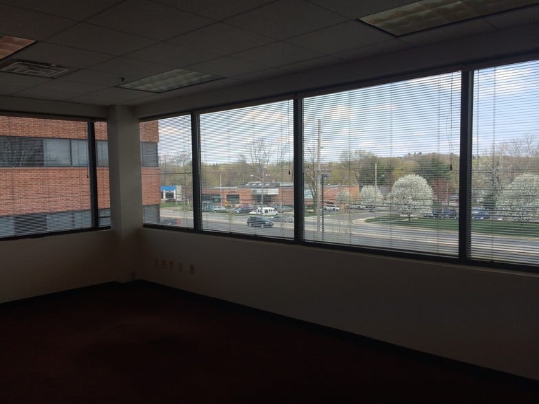 More Photos Of 280 State Route 35, Red Bank Medical For Lease