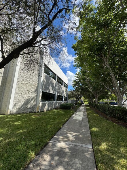 More Photos Of 12350 NW 39th St, Coral Springs Office For Sale