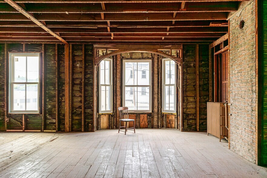 More Photos Of 744 Warren St, Hudson Storefront Retail Residential For Sale