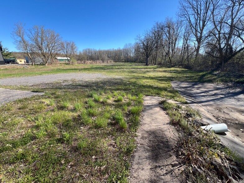 More Photos Of 27 Robinson Rd, Clinton Warehouse For Sale