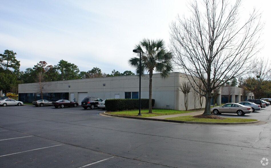 More Photos Of 2114 Airport Blvd, Pensacola Office For Lease