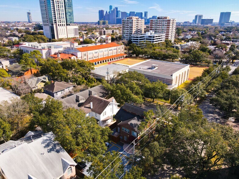 More Photos Of 3718 Mount Vernon St, Houston Office For Lease