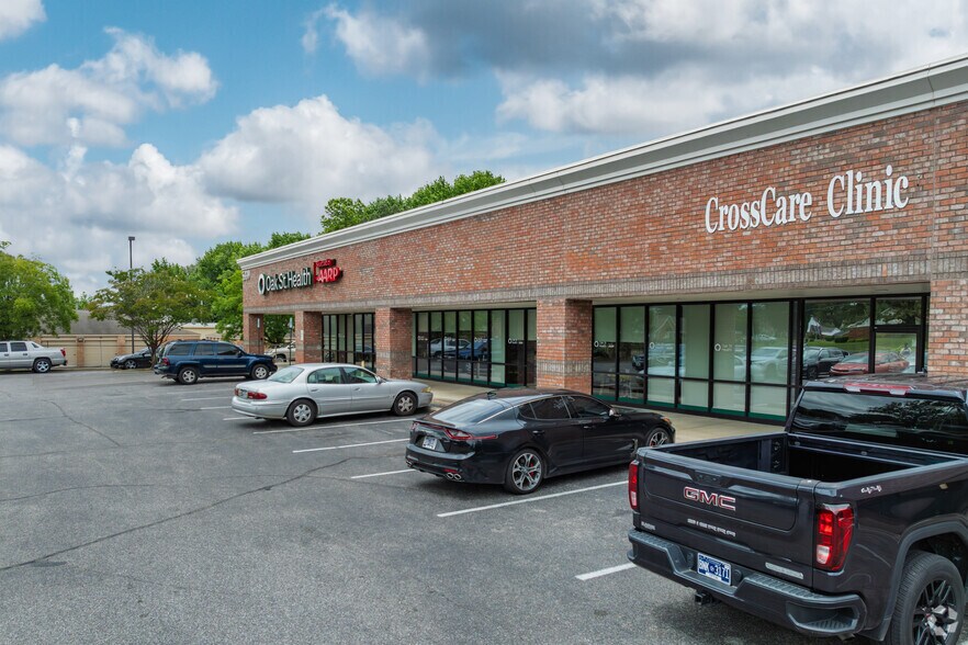 More Photos Of 5339 Elvis Presley Blvd, Memphis Storefront Retail Office For Lease