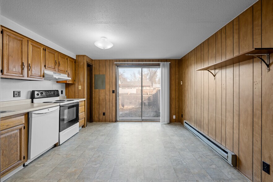 More Photos Of 1300 Balsam St, Lakewood Apartments For Sale