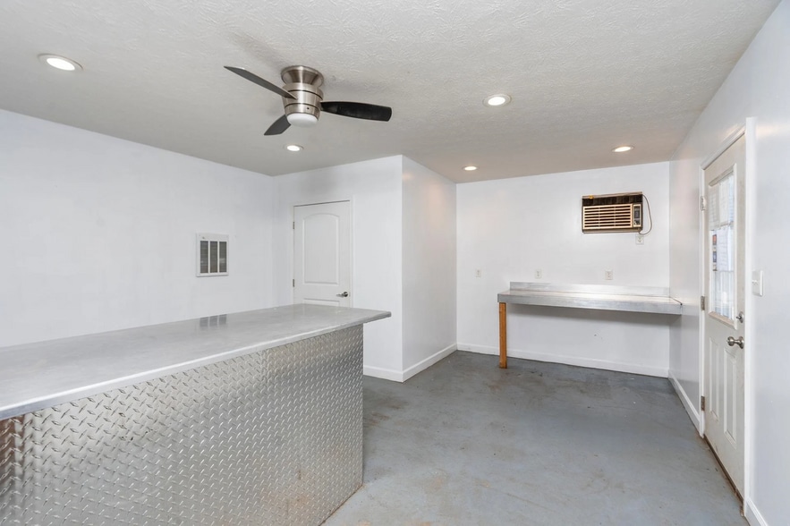 More Photos Of 3231 Stuarts Draft Hwy, Stuarts Draft Warehouse For Sale