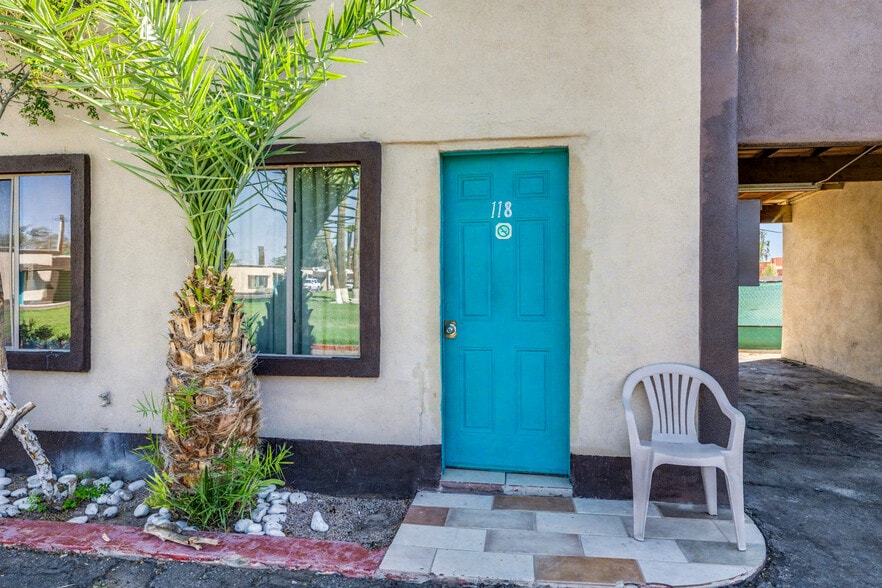 More Photos Of 537 S Country Club Dr, Mesa Hotel For Sale