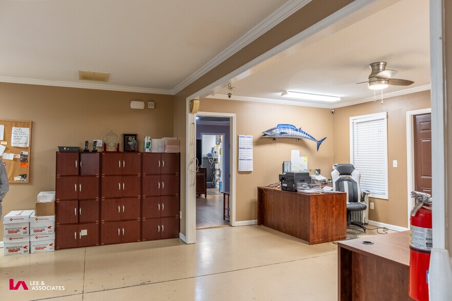 More Photos Of 55 Alston Ct, Forest Park Truck Terminal For Sale