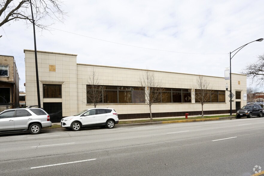 More Photos Of 2930 S Michigan Ave, Chicago Office For Lease