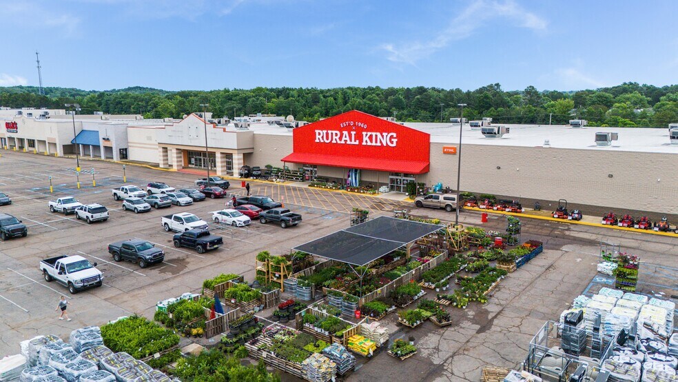 More Photos Of 2310-2318 Highway 45, Columbus Unknown For Lease