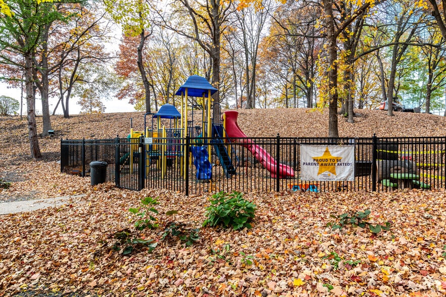 More Photos Of 8400 Normandale Lake Blvd, Bloomington Coworking Space