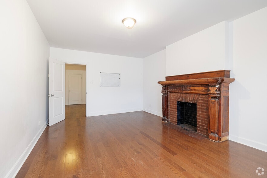 More Photos Of 2310 Rue Guy, Montréal Apartments For Lease