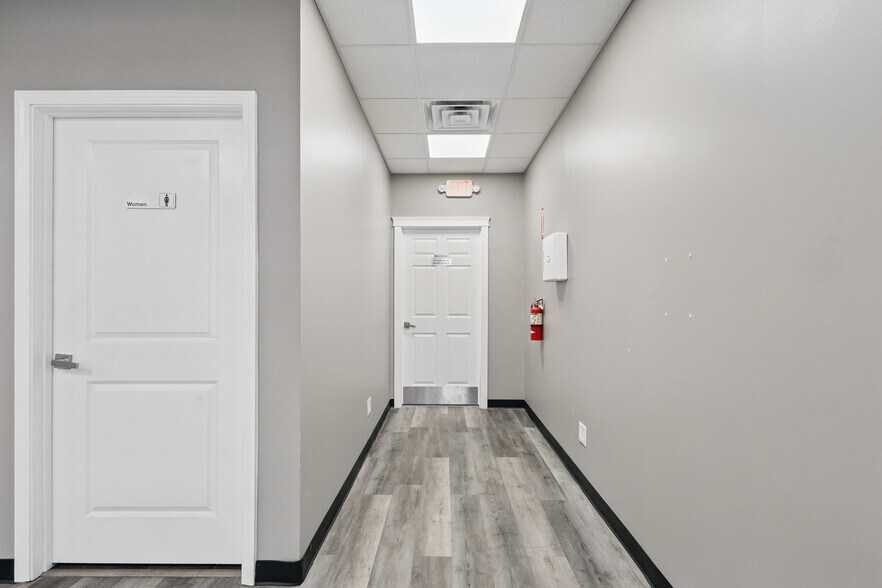 More Photos Of 581 E Cherry St, Troy Freestanding For Sale