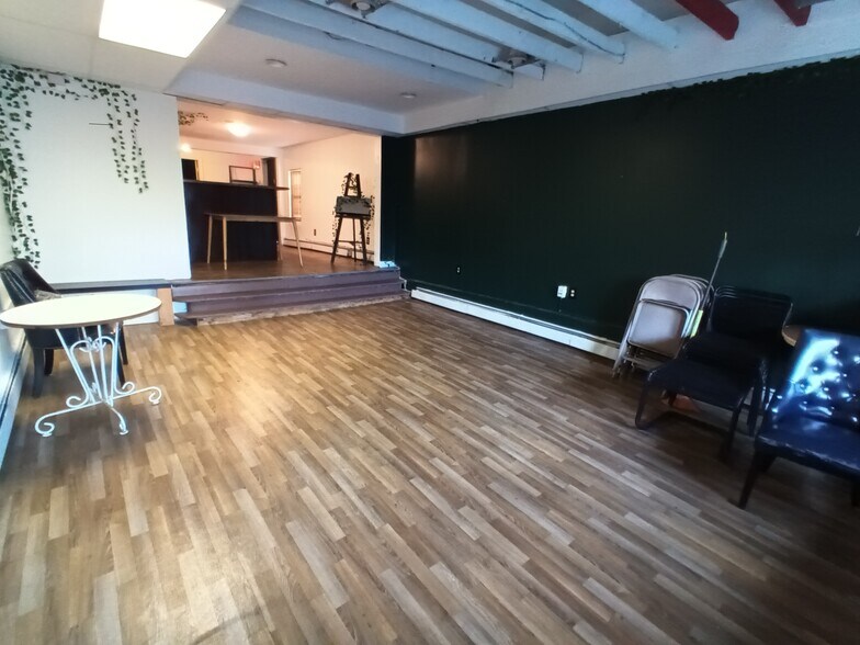 More Photos Of 2051-2055 Springfield Ave, Vauxhall General Retail For Lease