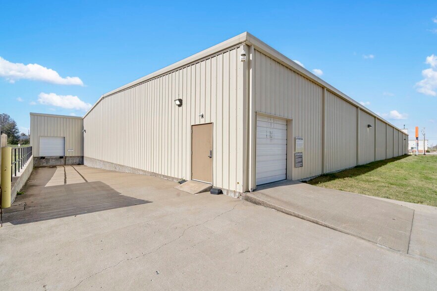 More Photos Of 3758 Hwy 412 E, Siloam Springs Freestanding For Lease